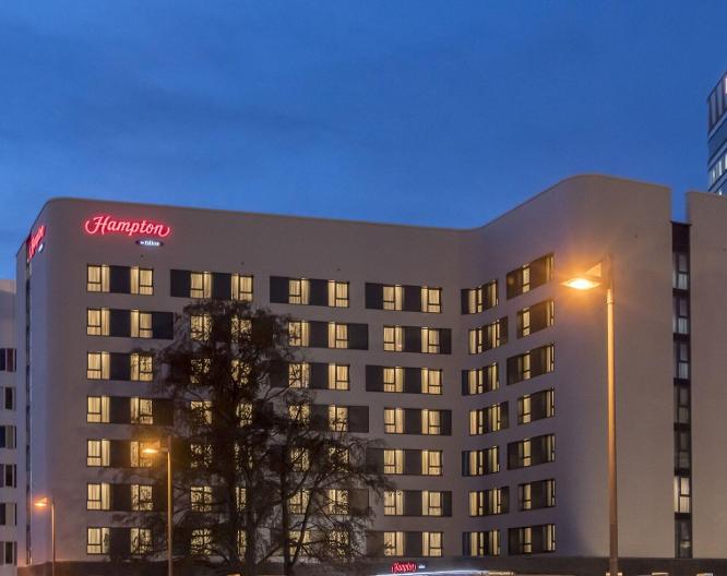 Hampton by Hilton Frankfurt Airport - Außenansicht