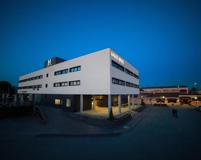 Brea's Hotel - Außenansicht
