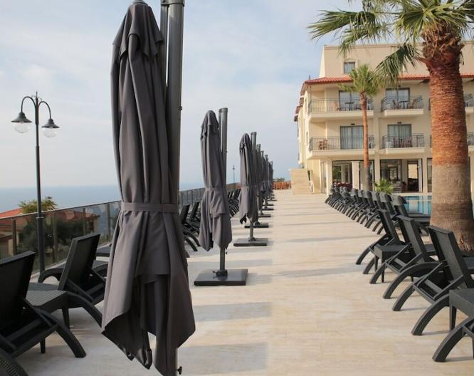 Neopol Hotel Deluxe - Vue extérieure