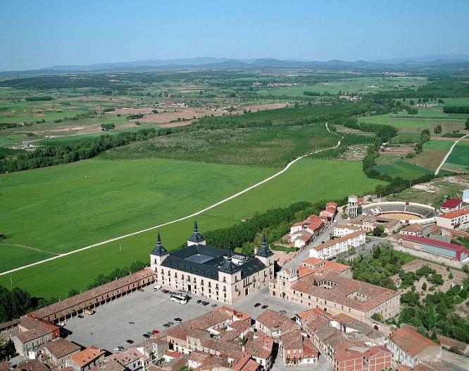 Parador de Lerma - Außenansicht
