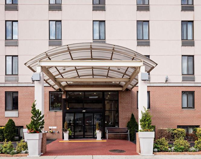Holiday Inn Express Brooklyn - Außenansicht