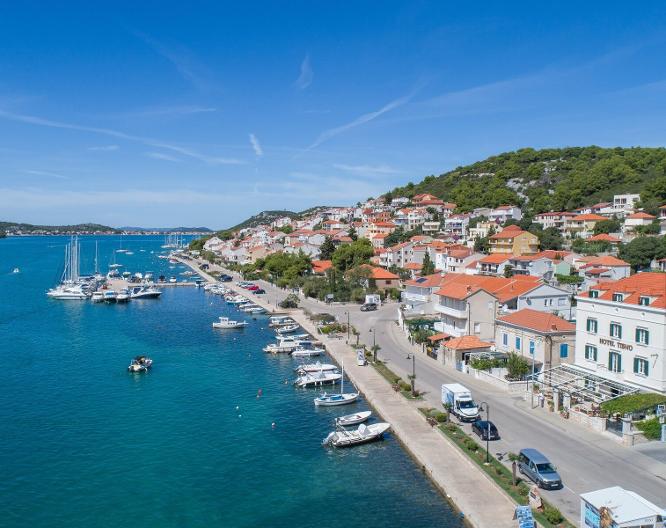 Heritage Hotel Tisno - Landschaft