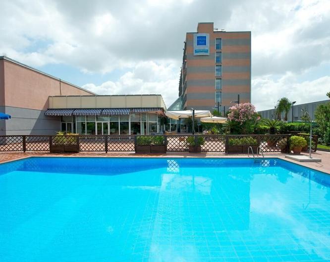 Novotel Caserta Sud - Außenansicht
