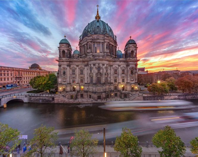 Radisson Blu Berlin - Außenansicht