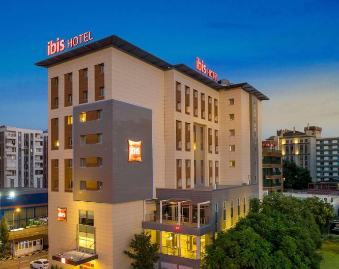 ibis Adana - Außenansicht
