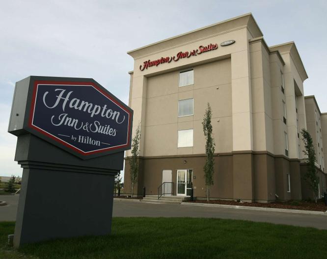 Hampton Inn & Suites by Hilton Red Deer - Außenansicht