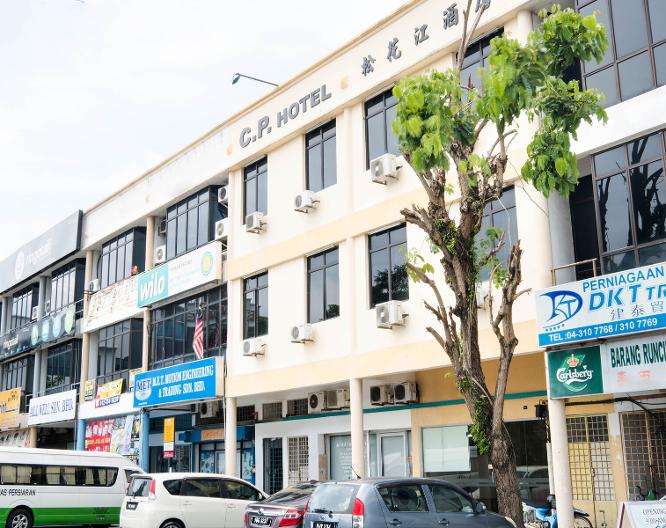 CP Hotel by OYO Rooms - Außenansicht