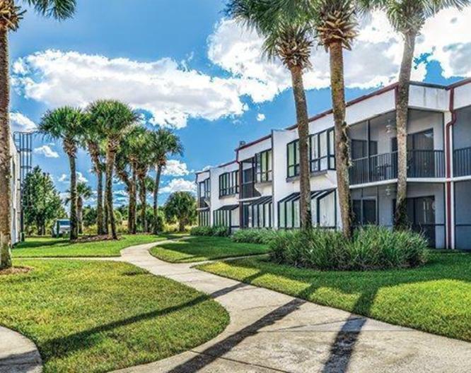Orbit One Vacation Villas - Außenansicht