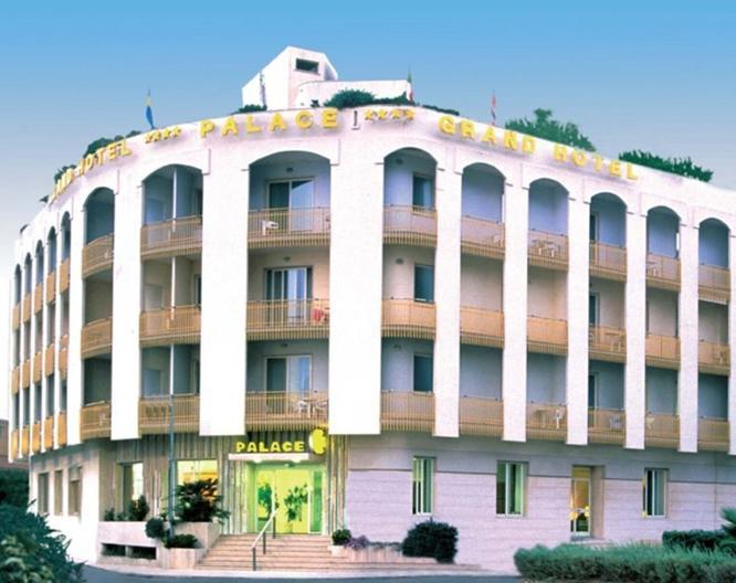 Grand Hotel Palace - Außenansicht