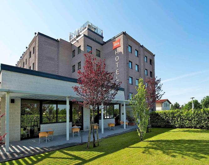 Ibis Firenze Prato Est - Außenansicht