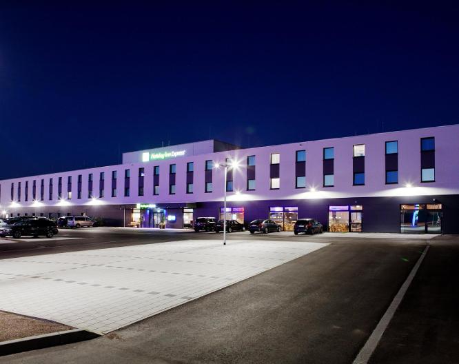 Holiday Inn Express Ringsheim - Außenansicht