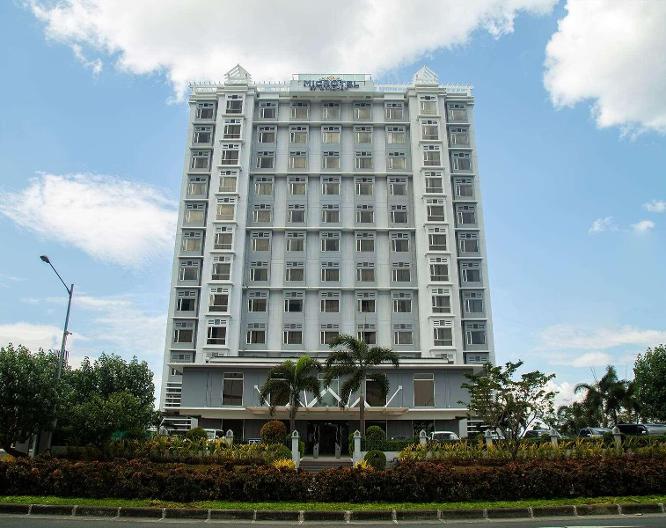 Microtel Inn & Suites by Wyndham Manila/At Mall of Asia - Außenansicht