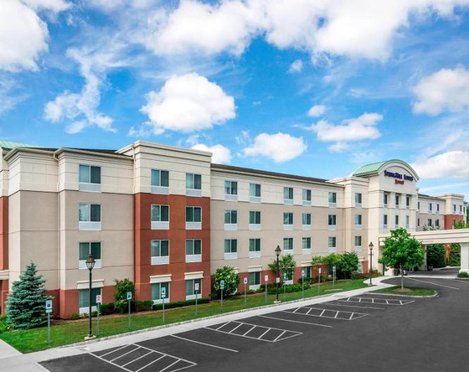 SpringHill Suites Long Island Brookhaven - Außenansicht