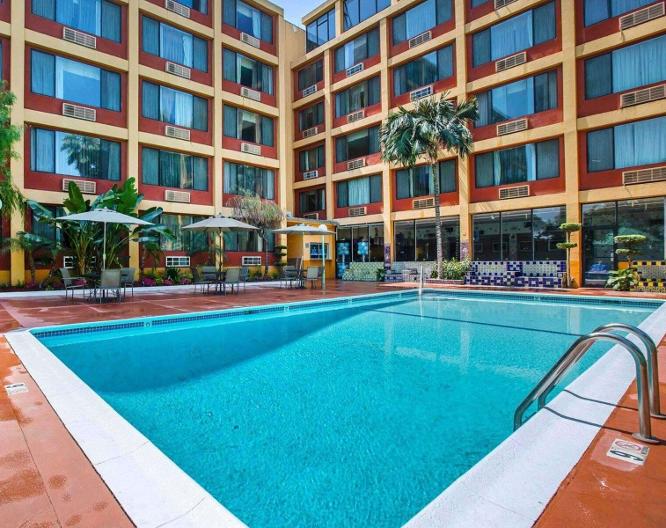 Quality Inn & Suites Montebello - Los Angeles - Außenansicht