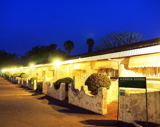 Kadoma Hotel & Conference Center - Außenansicht