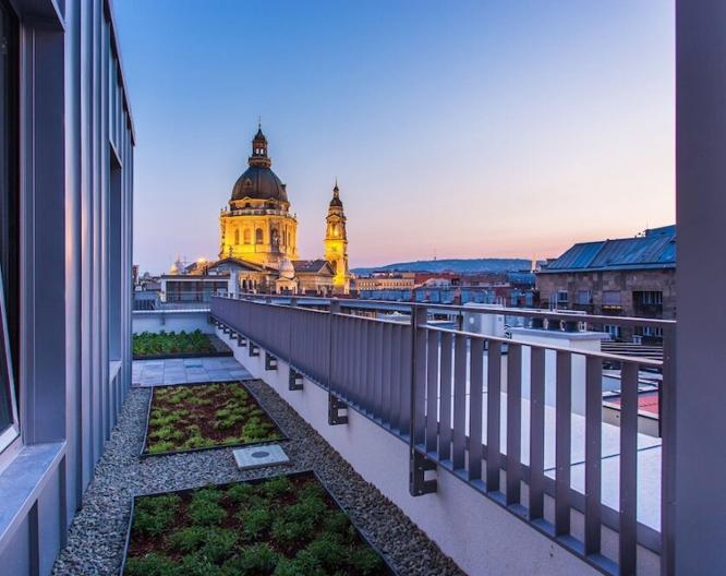 12 Revay Hotel - Außenansicht