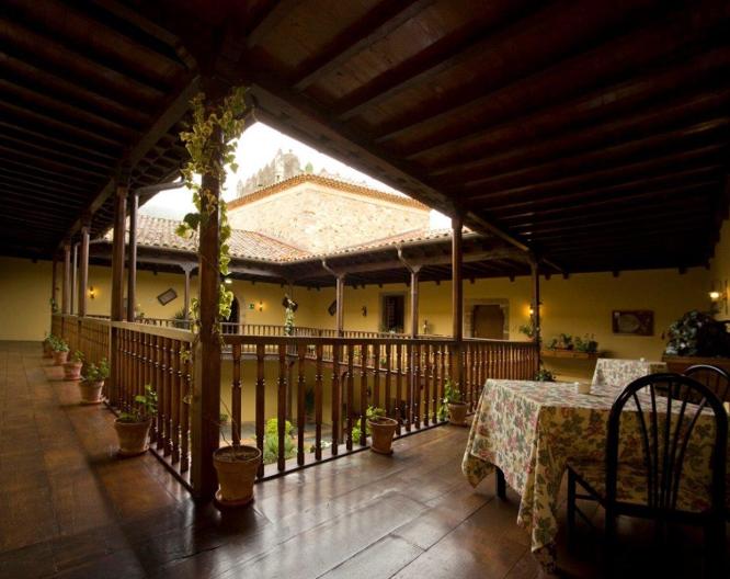 Castillo Valdes Salas - Allgemein