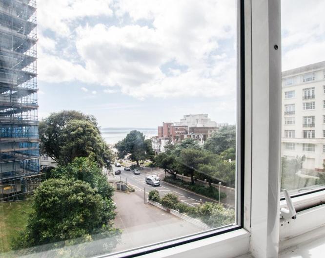 Russell Court - Außenansicht