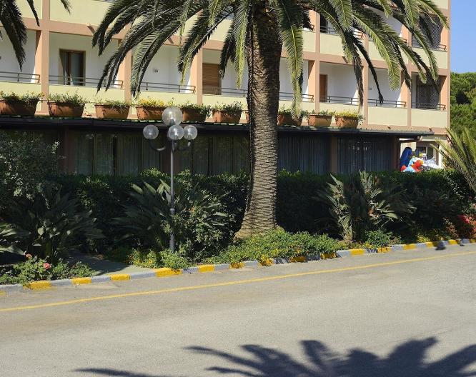 Hotel Oasis - Vue extérieure