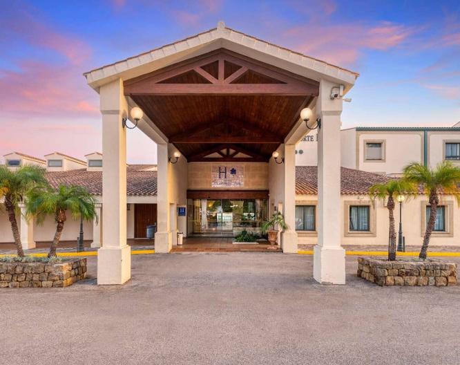 AZZ Guadacorte - Campo de Gibraltar Hotel - Außenansicht