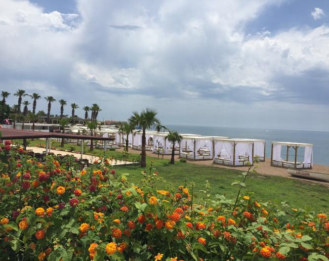 Lara World Hotel - Außenansicht