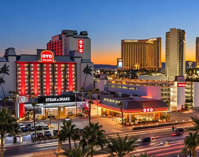 OYO Hotel and Casino Las Vegas - Außenansicht