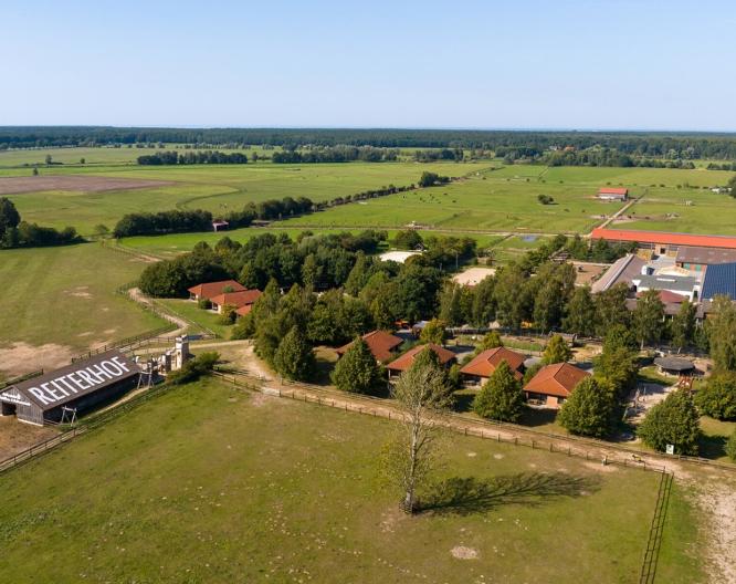 Bernsteinland Hirschburg - Außenansicht