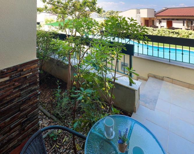 Blue Waves Resort - Außenansicht