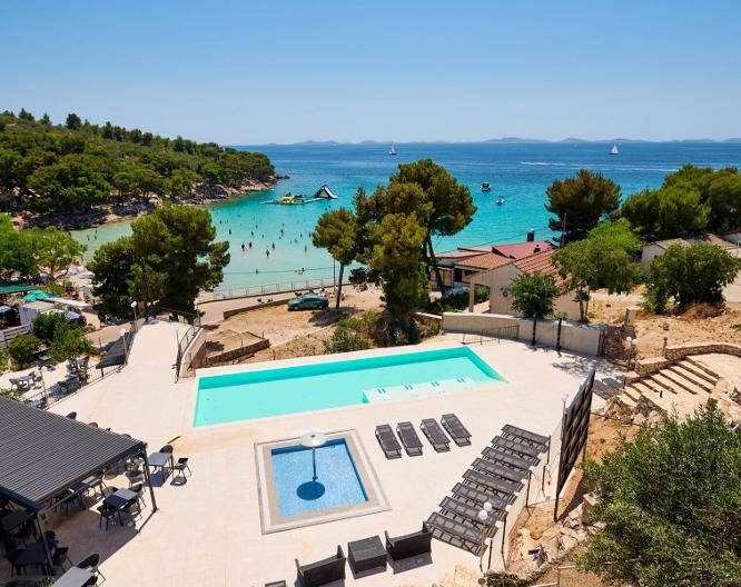 Colentum Resort Murter - Außenansicht