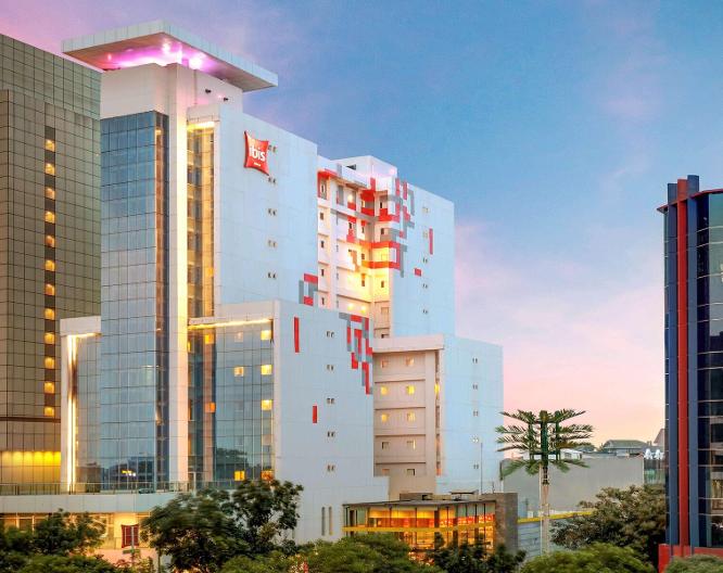 ibis Jakarta Harmoni - Außenansicht