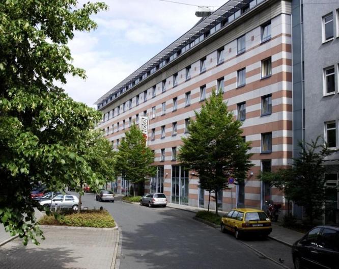 InterCity Hotel Nürnberg - Außenansicht