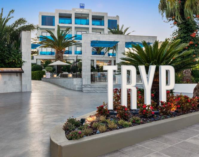 TRYP by Wyndham Corfu Dassia - Außenansicht