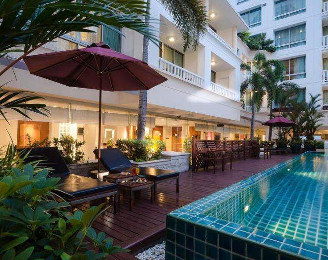 At Ease Saladaeng By Aetas - Pool