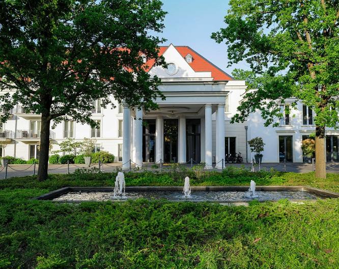 Hilton Frankfurt Gravenbruch - Außenansicht
