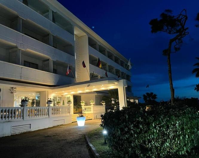 Domizia Palace Hotel - Vue extérieure