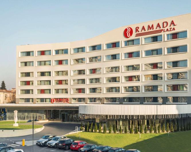 Ramada Plaza Craiova - Außenansicht