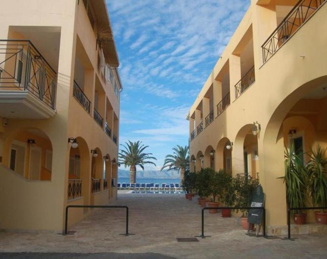 Lemon Grove Beach Hotel - Außenansicht