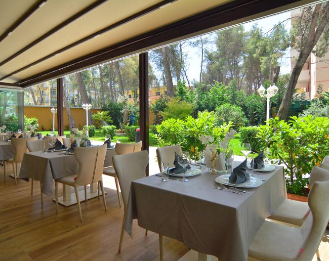 Sandy Beach Resort - Essen und Trinken