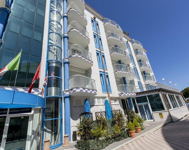 Hotel Ambassador - Außenansicht