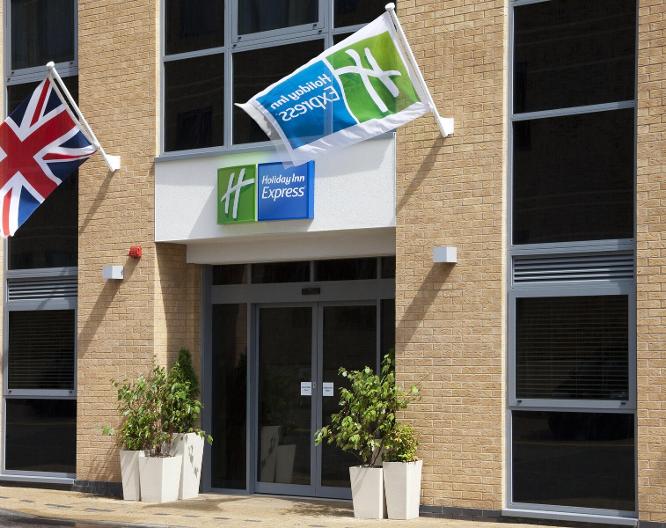Holiday Inn Express London - Watford Junction - Außenansicht