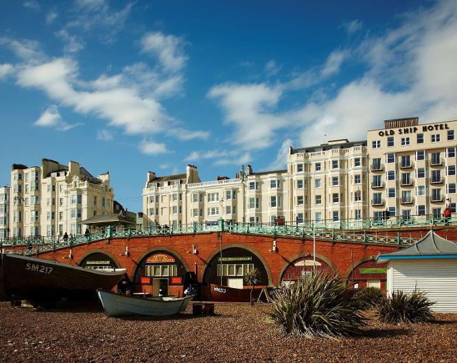 The Old Ship Hotel - Außenansicht