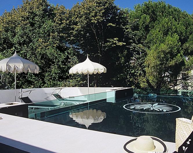 M Glamour Hotel - Pool