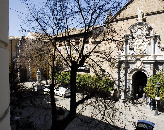 La Perla Granada Suites - Außenansicht