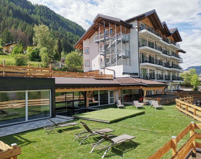 Active Alm Hotel Moena - Außenansicht