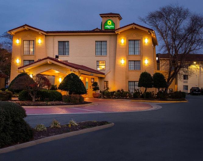 La Quinta Inn Norfolk Virginia Beach - Außenansicht