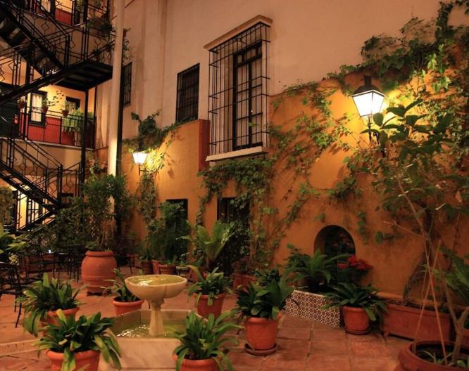 Hotel Cervantes - Außenansicht