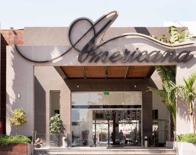 Americana Hotel - Außenansicht