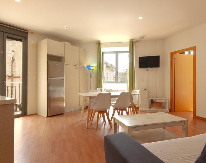 Apartamentos El Carmen - Essen und Trinken