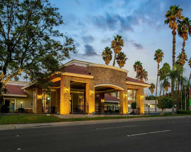 La Quinta Inn & Suites Pomona - Cal Poly - Außenansicht