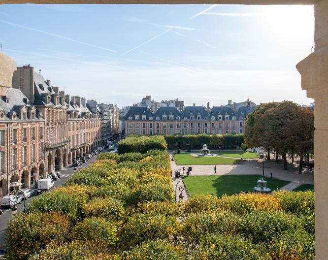 Cour des Vosges - Außenansicht
